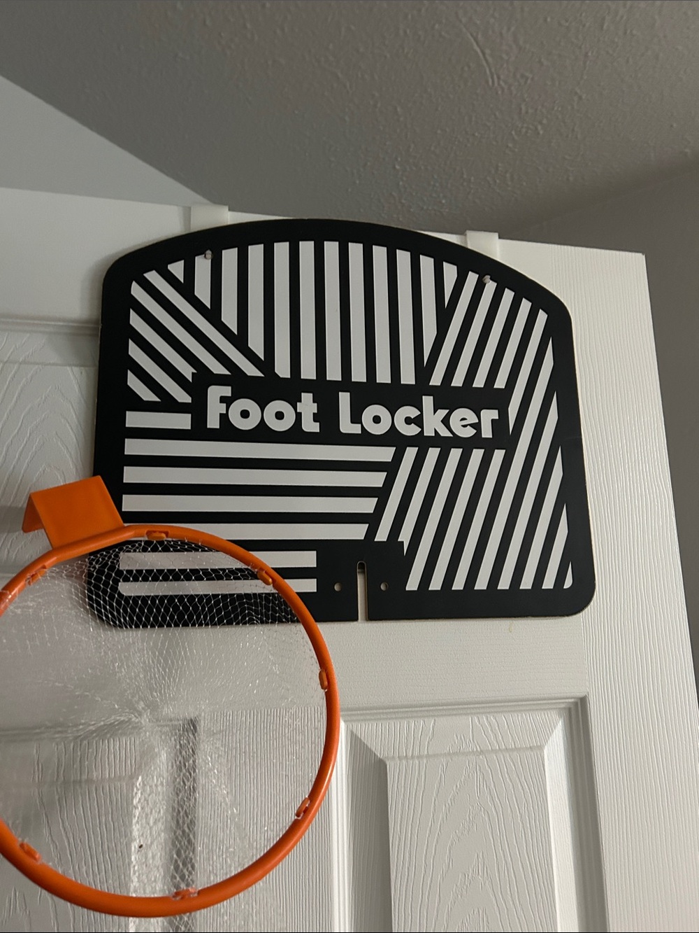 Footlocker Basketball Hoop & Net